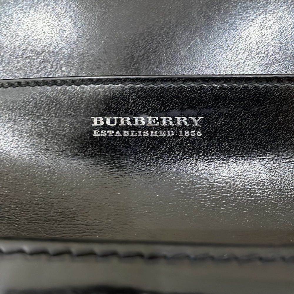 BURBERRY NOVA CHECK WALLET - Picture 8 of 10